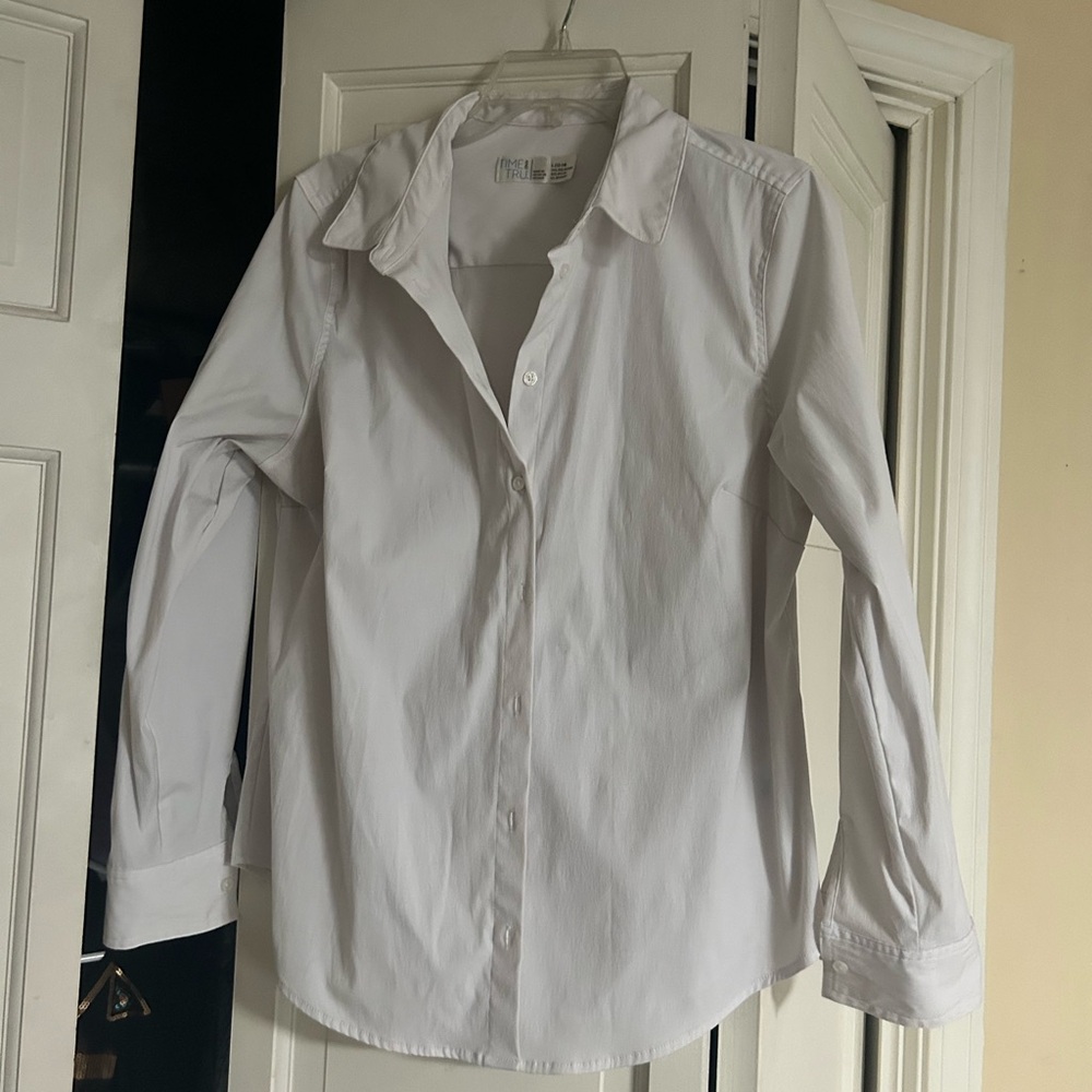 Time and Tru White Collared Shirt